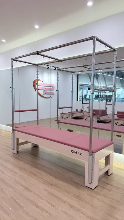 Cadillac gỗ Maple, khung canopy inox — máy Pilates Cimac khung gỗ Maple