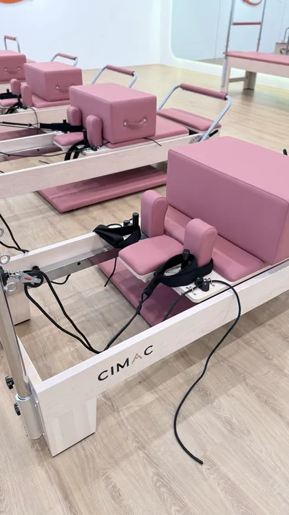 Thân gỗ Maple, vân gỗ thật — máy Pilates Cimac khung gỗ Maple