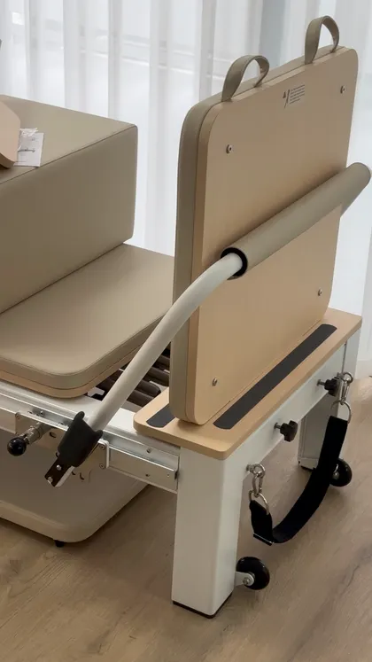 Footbar bọc đệm, chỉnh nhiều nấc — máy Pilates Cimac khung nhôm
